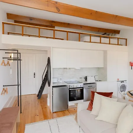 Liiiving In - Mezzanine Delight Balcony Apartment