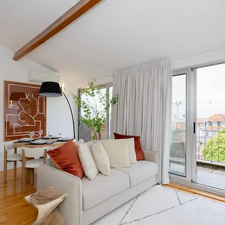 Liiiving In - Mezzanine Delight Balcony Apartament