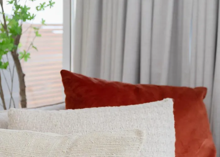 Liiiving In - Mezzanine Delight Balcony Apartamento