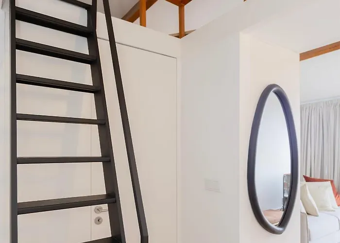 Liiiving In - Mezzanine Delight Balcony