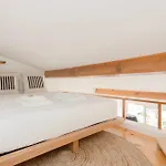 Апартаменты Liiiving In - Mezzanine Delight Balcony