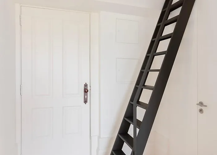 Liiiving In - Mezzanine Delight Balcony Porto