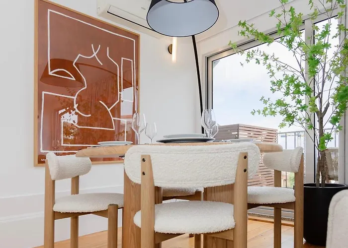 Liiiving In - Mezzanine Delight Balcony Lejlighed